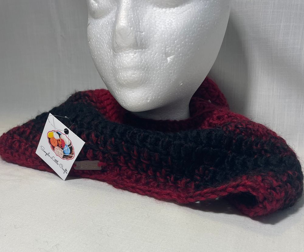 Crocheted cowl