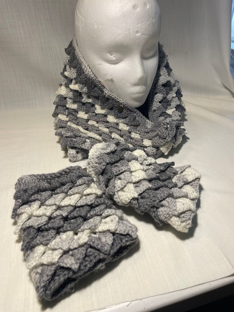 Scale Stitch Cowl and Fingerless Gloves